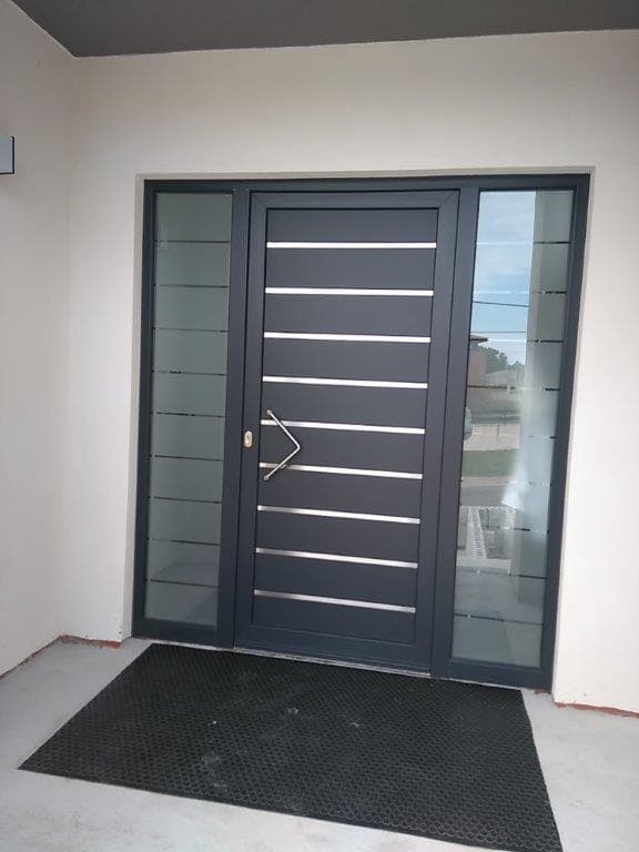 Puerta de PVC Exterior con Fijo  Puertas de pvc exterior, Puertas