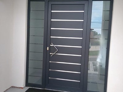 Puerta PVC con dos fijos laterales